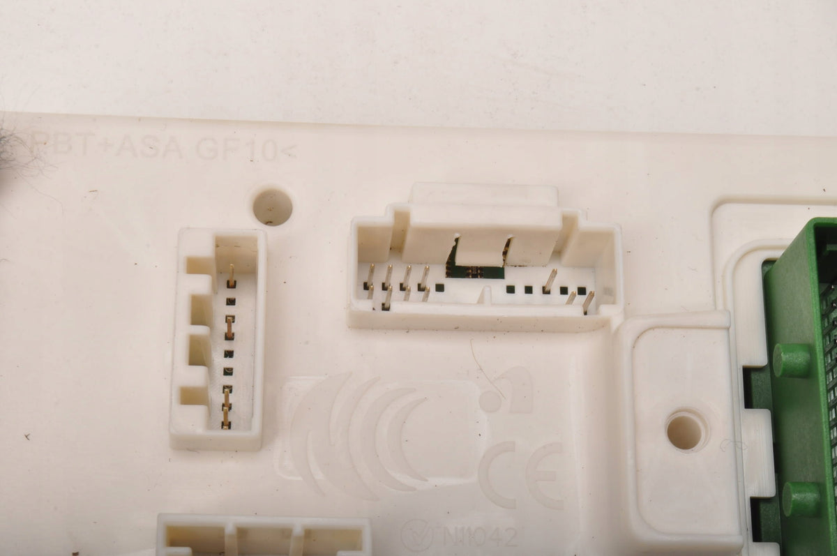 VOLVO S60 III RELAY MODULE 32254027