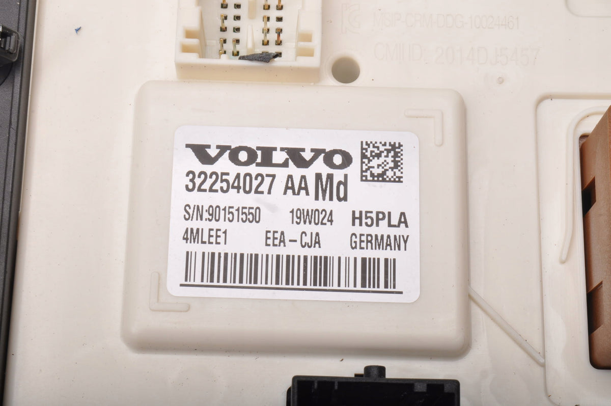 VOLVO S60 III RELAY MODULE 32254027