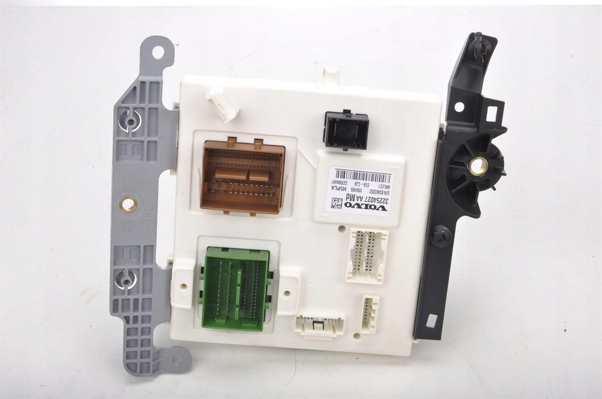 VOLVO S60 III RELAY MODULE 32254027