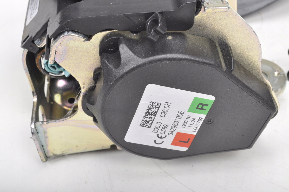 VOLVO S60 III SEAT BELT RIGHT REAR 2 ROW 31462756