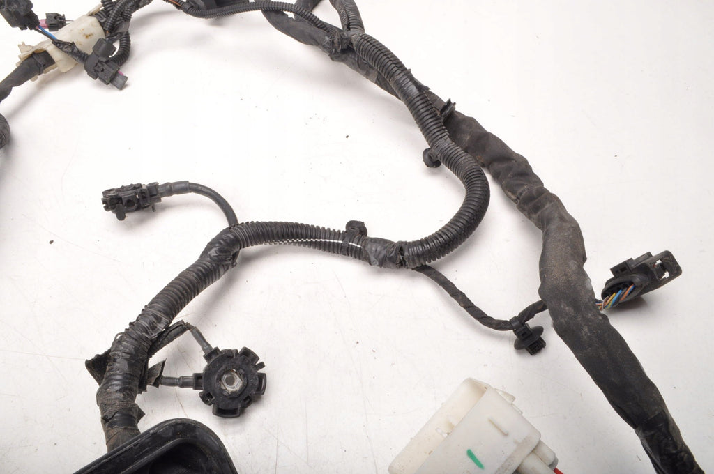 VOLVO S60 III V60 II BEAM FROM FUSE BOX TO STRINGER