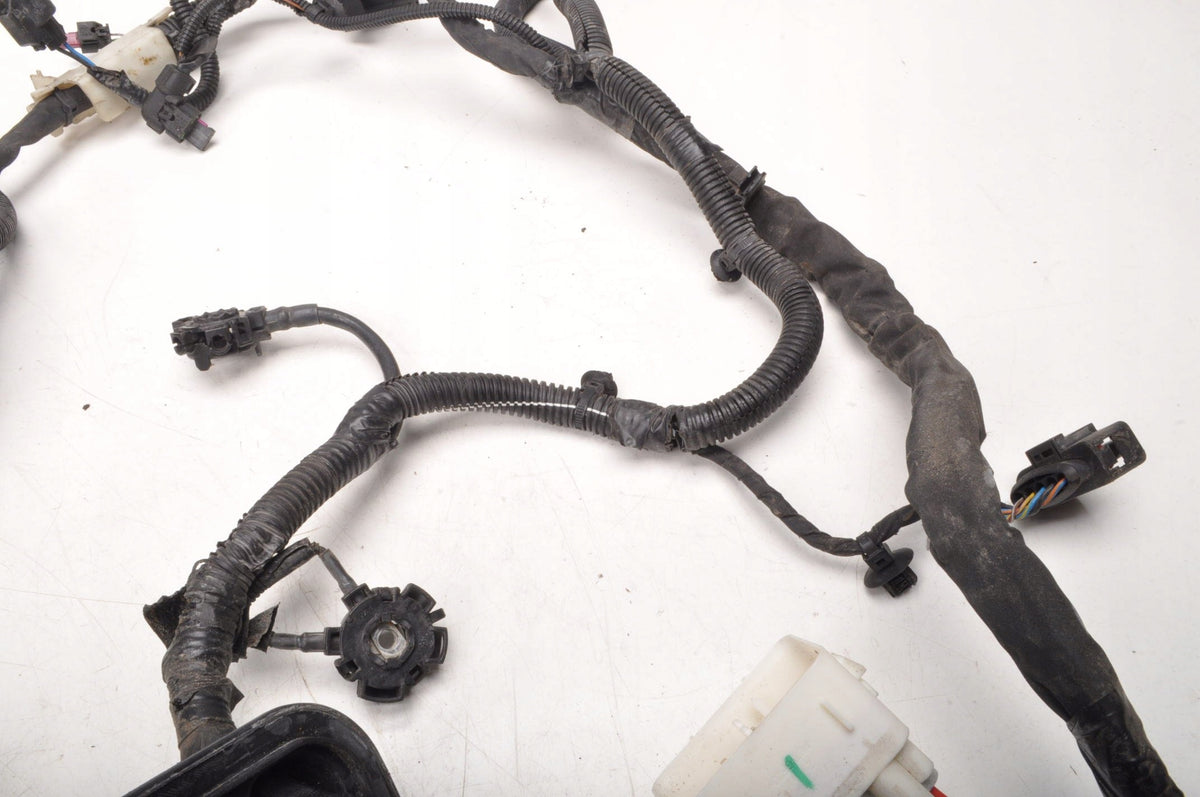 VOLVO S60 III V60 II BEAM FROM FUSE BOX TO STRINGER