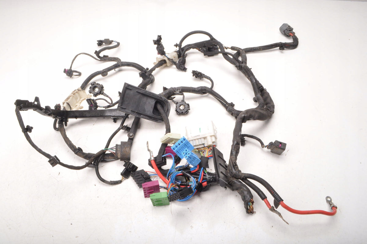 VOLVO S60 III V60 II BEAM FROM FUSE BOX TO STRINGER