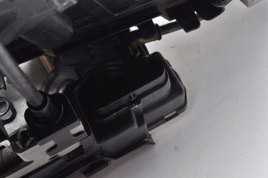 VOLVO S60 III V60 II DOOR LOCK RIGHT FRONT 6-PIN UK 31462456