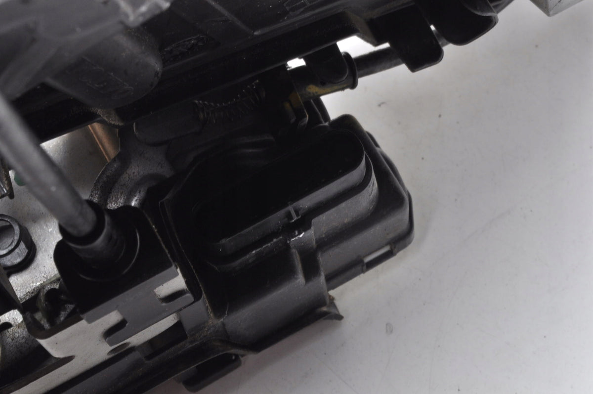 VOLVO S60 III V60 II DOOR LOCK RIGHT FRONT 6-PIN UK 31462456
