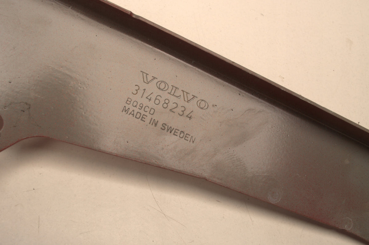 VOLVO S60 III V60 II FENDER MOUNT 31468233 31468234 SET