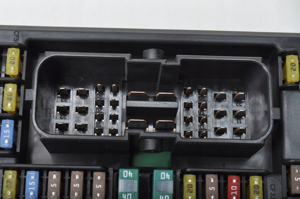 VOLVO S60 III V60 II FUSE BOX 32209198
