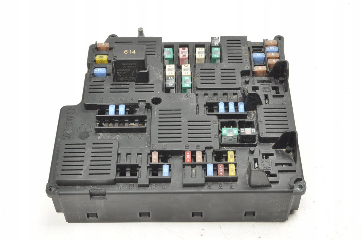 VOLVO S60 III V60 II FUSE BOX 32212297