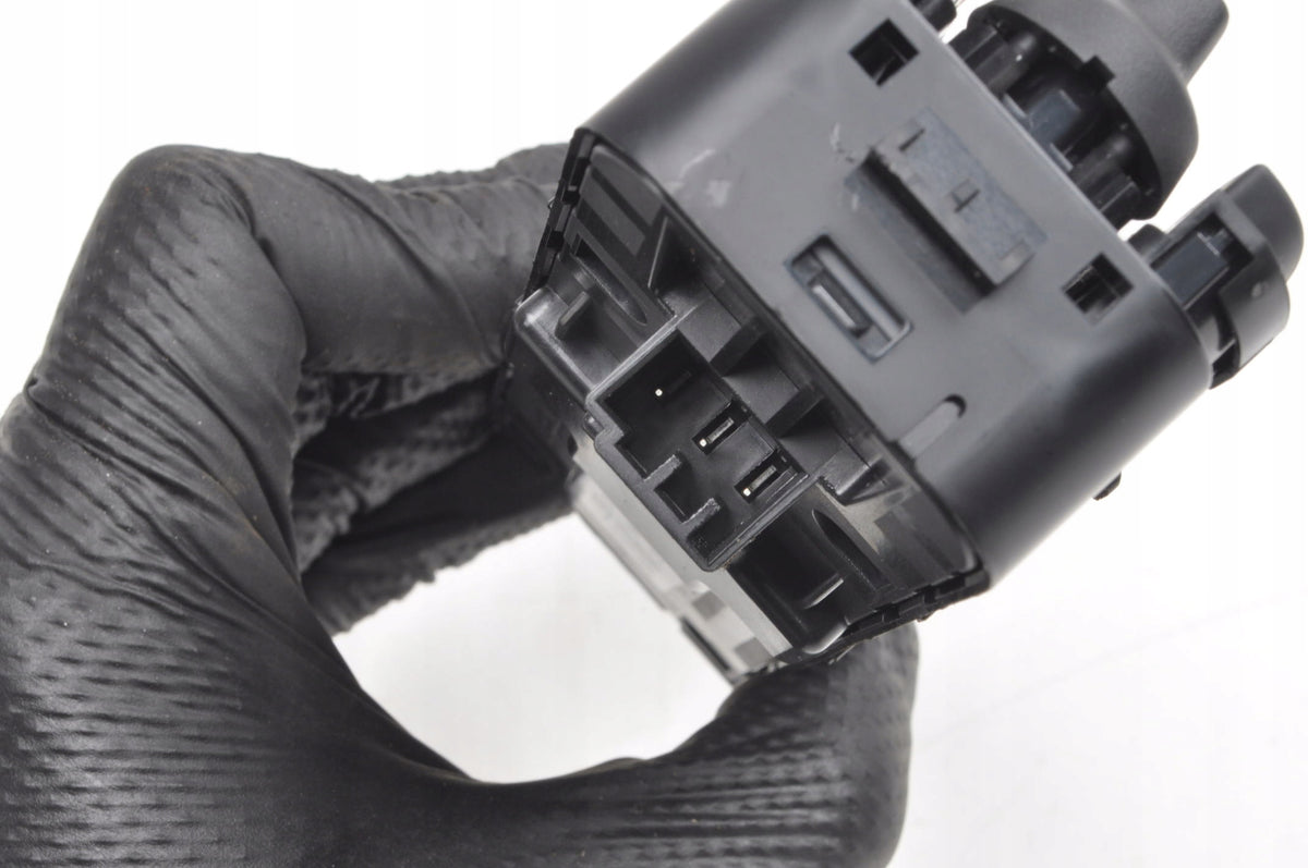 VOLVO S60 III V60 II XC60 II PANEL WINDOW SWITCH 2026 31433407