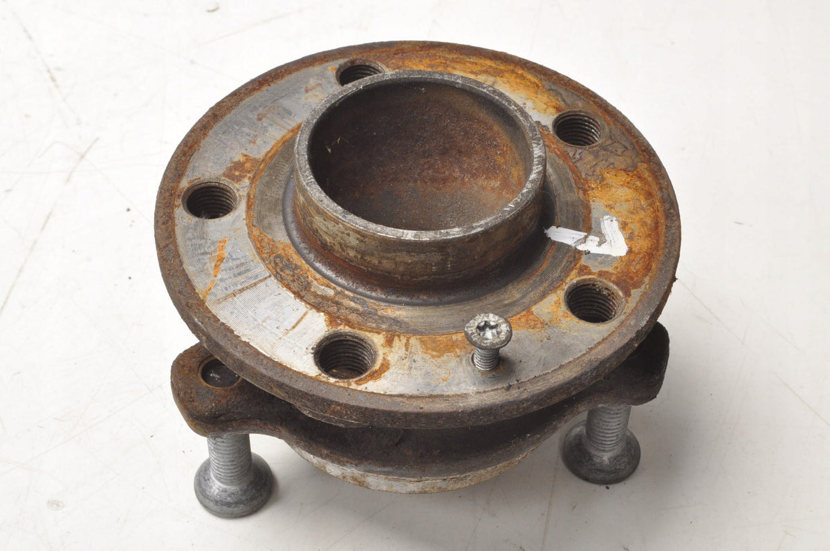 VOLVO S60 III V60 V90 S90 HUB REAR LEFT