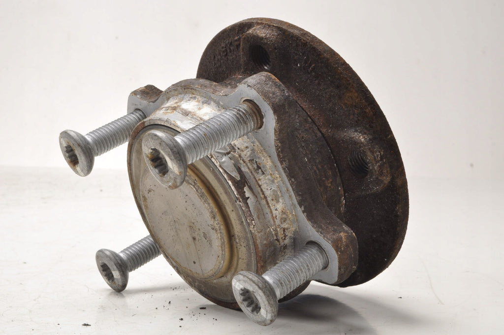 VOLVO S60 III V60 V90 S90 REAR HUB REAR RIGHT