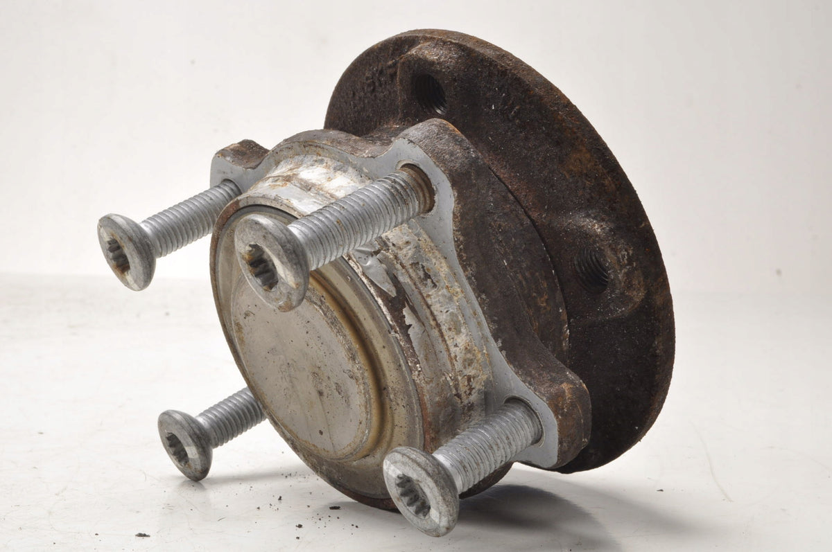 VOLVO S60 III V60 V90 S90 REAR HUB REAR RIGHT