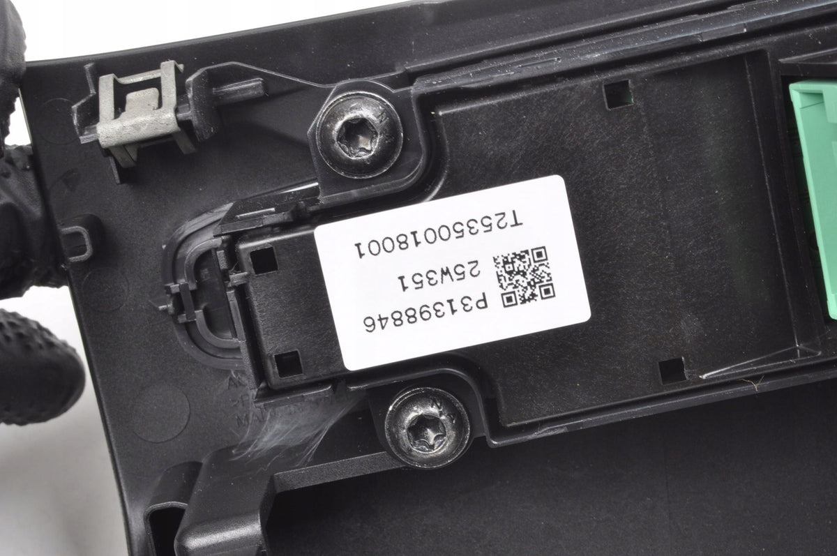 VOLVO S60 III V60 XC60 II EMERGENCY LIGHT SWITCH 2026 31398846