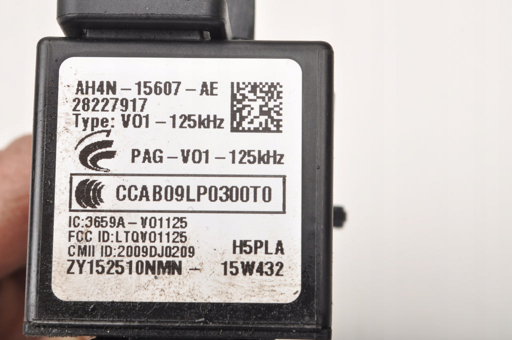 VOLVO S60 V40 II IGNITION KEY READER 28227917