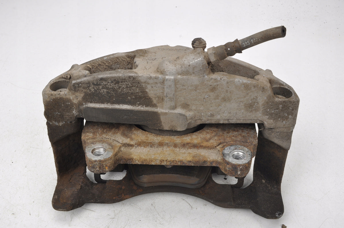 VOLVO S60 V60 2.4 D5 CLAMP RIGHT FRONT RIGHT