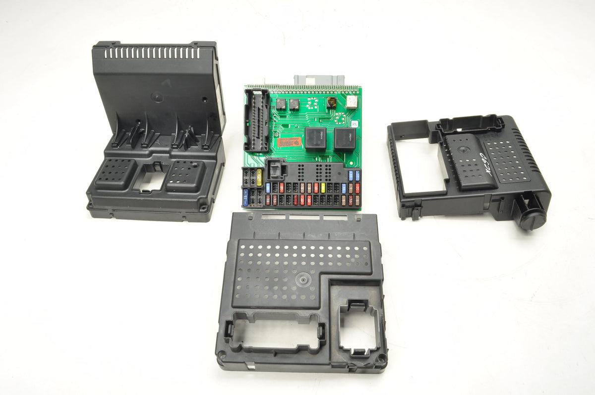 VOLVO S60 V70 XC70 XC90 MODULE CEM 31314468