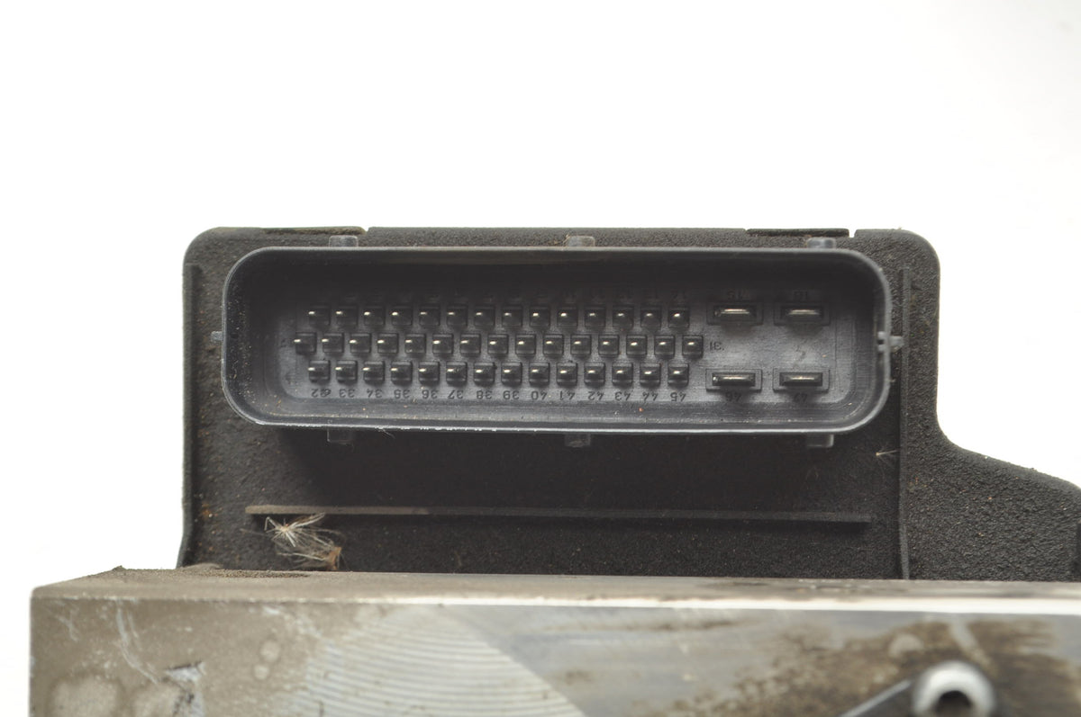 VOLVO S80 AND 2.5 TDI 140 KM PUMP ABS 9496930
