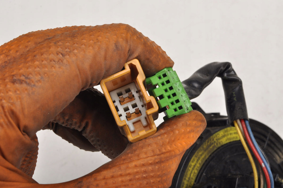 VOLVO S80 AND AIRBAG TAPE RETRACTOR