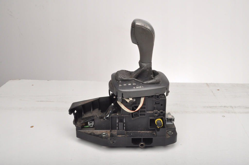 VOLVO S80 AND GEARSHIFT AUTOMATIC 09163742 EUROPE