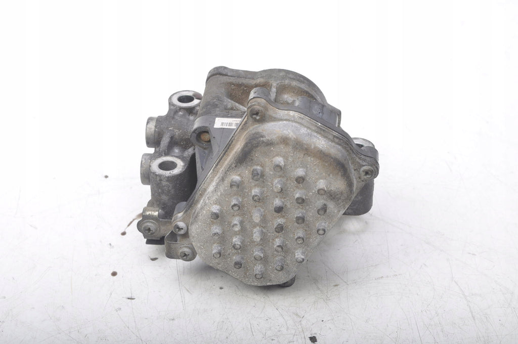 VOLVO S80 II 2.4 D5 OIL PUMP BOX 31325357