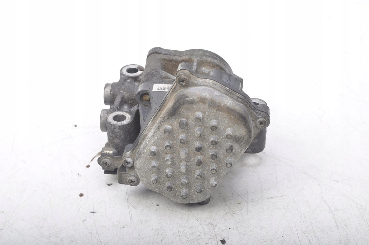 VOLVO S80 II 2.4 D5 OIL PUMP BOX 31325357
