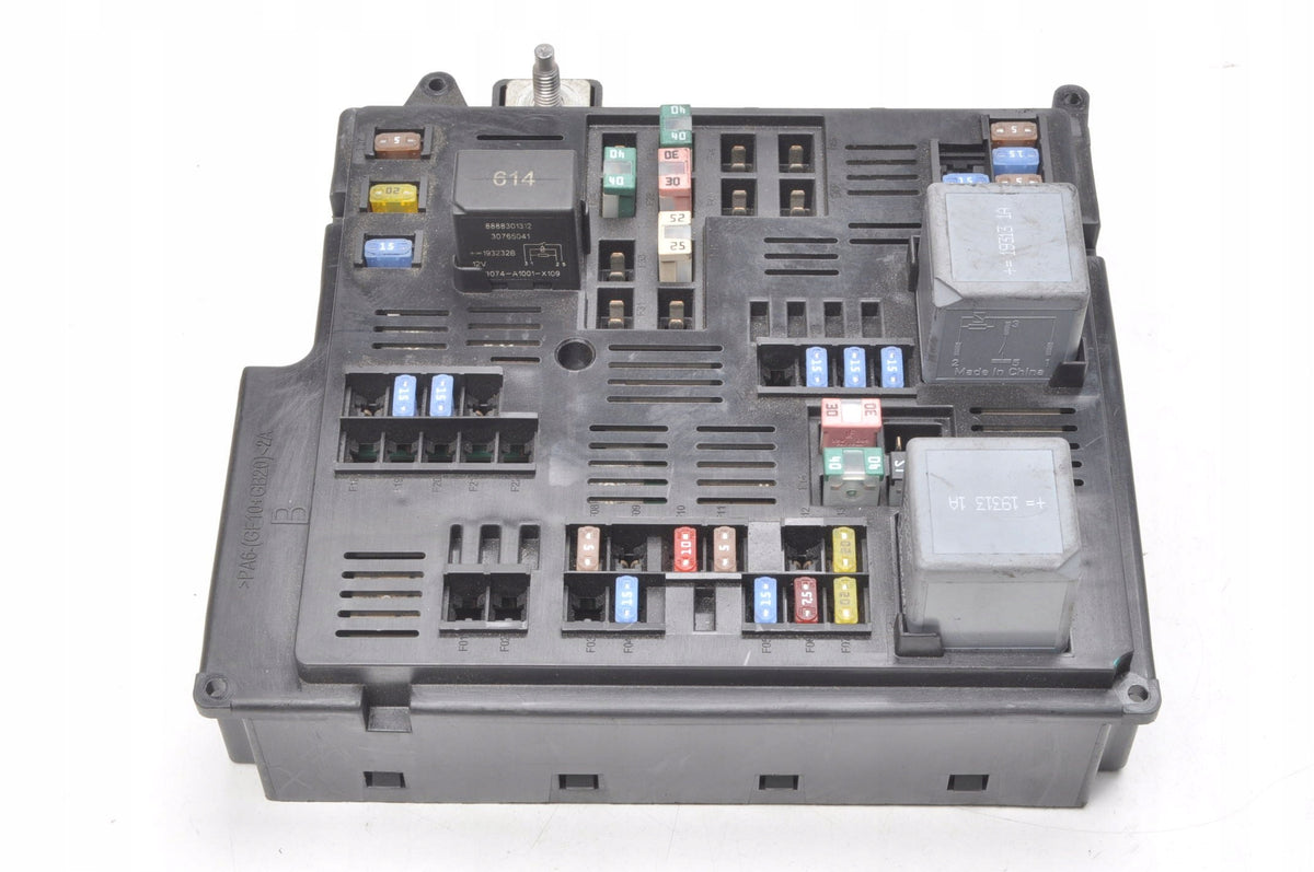 VOLVO S90 II V90 XC90 II FUSE BOX 31473772