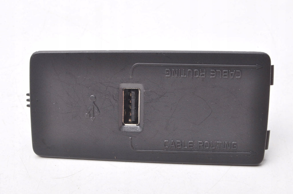 VOLVO S90 II V90 XC90 XC60 II PORT USB 31438295 INPUT SOCKET