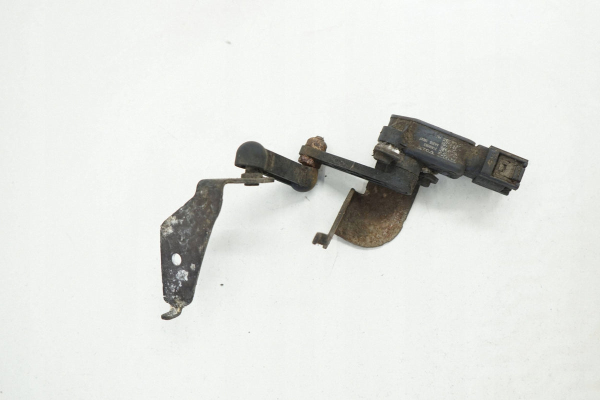 VOLVO S90 V90 17R LIGHT LEVELING SENSOR REAR 31681290