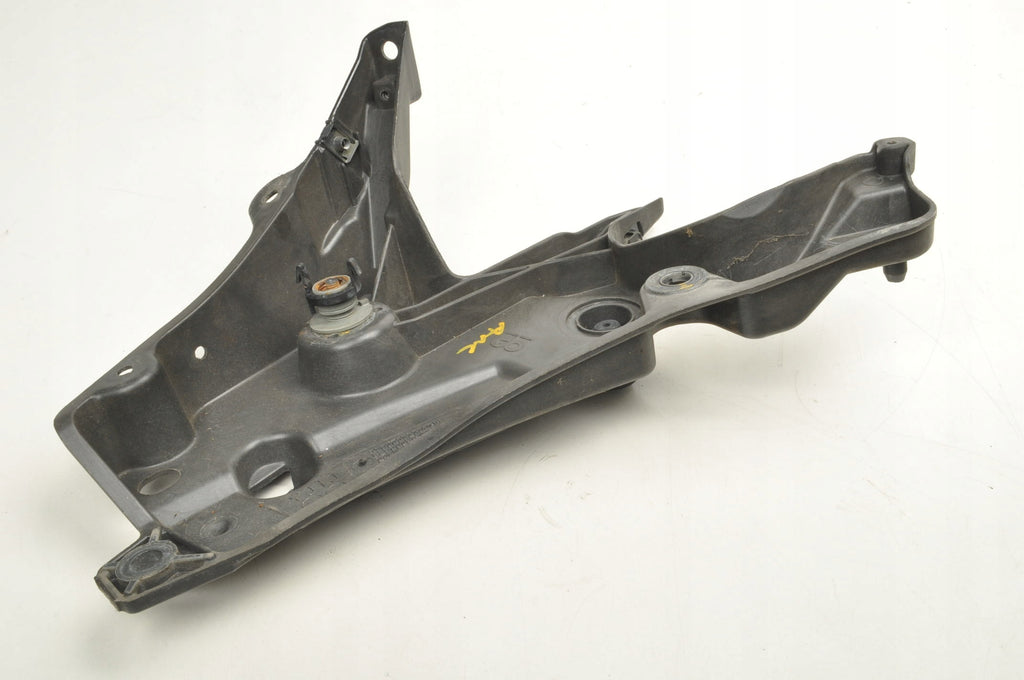 VOLVO S90 V90 II FENDER MOUNT RIGHT 31378985