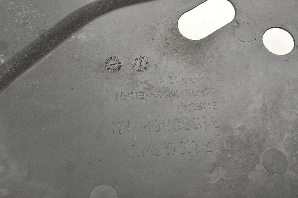 VOLVO S90 V90 II FRONT RIGHT BELT COVER 31386869