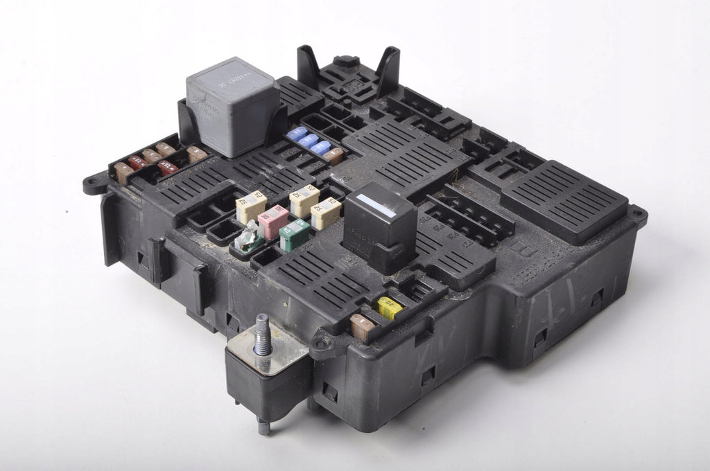 VOLVO S90 V90 II FUSE BOX 31473568