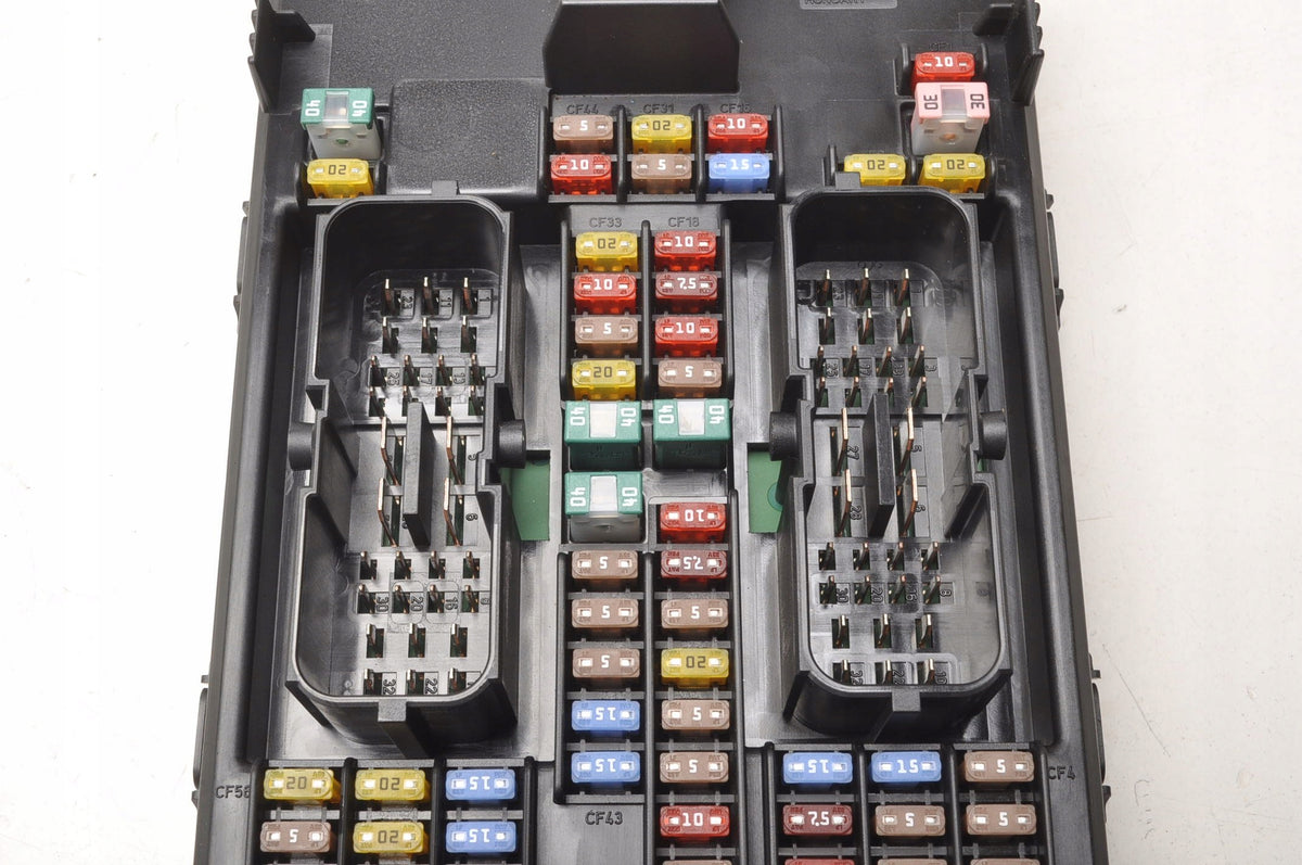 VOLVO S90 V90 II XC90 II FUSE BOX 31346672