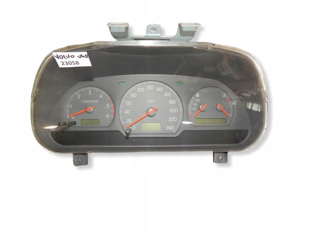 VOLVO V40 1.9 TD COUNTER 30857571 EUROPE