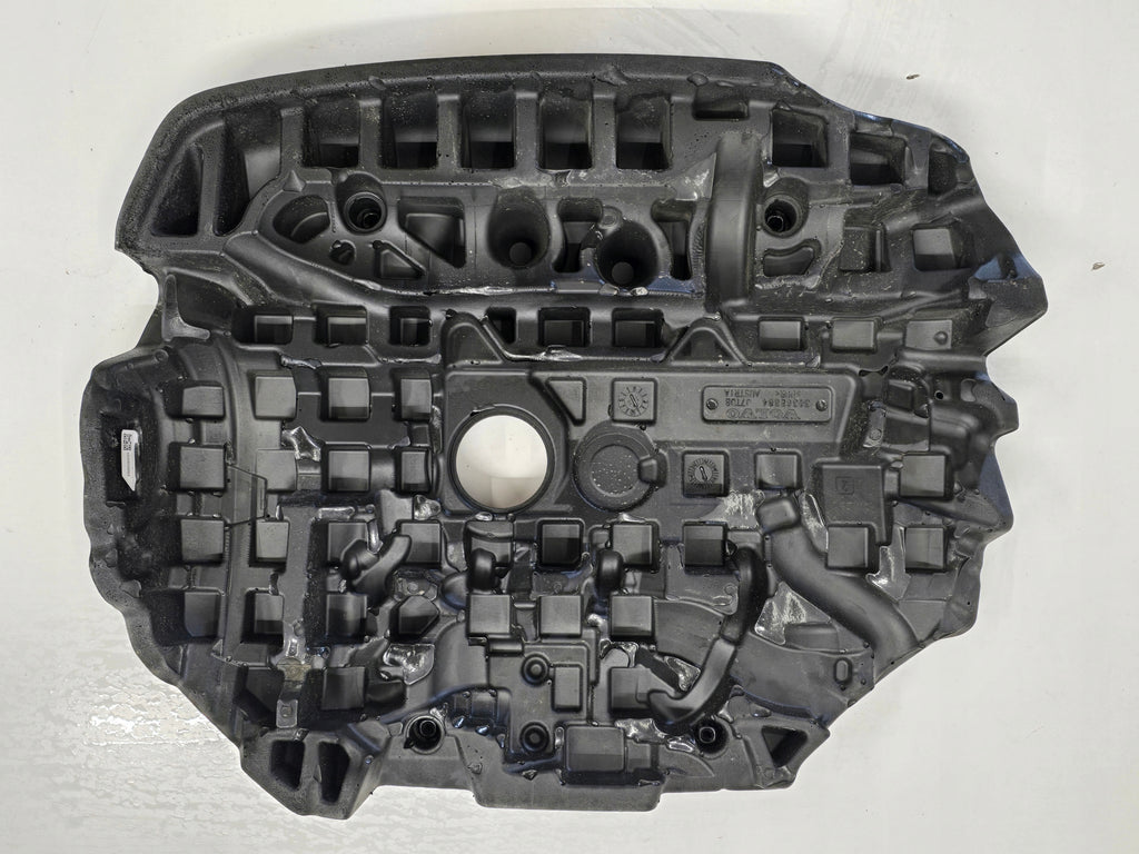 VOLVO V40 II 15R ENGINE COVER UPPER 2.0 T2 31368884