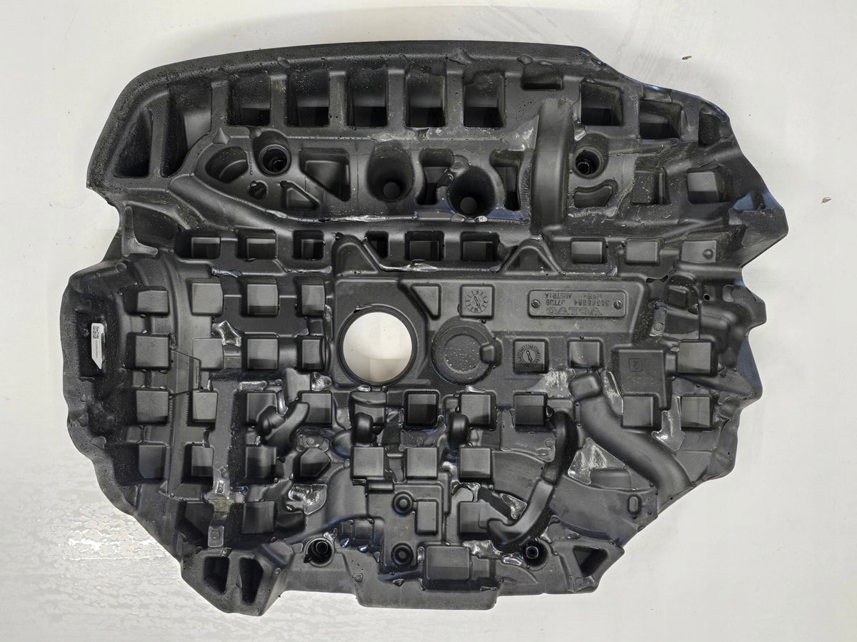VOLVO V40 II 15R ENGINE COVER UPPER 2.0 T2 31368884