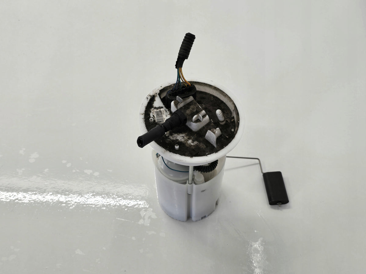 VOLVO V40 II 15R FUEL PUMP 2.0 T2 31321091