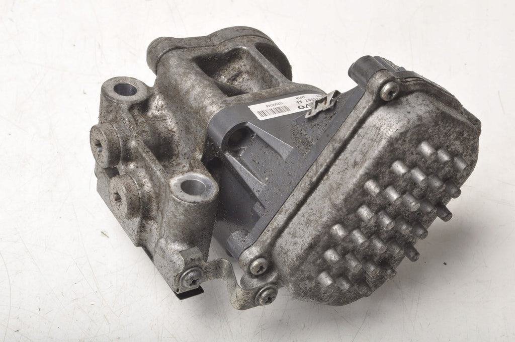 VOLVO V40 II 2.0 D3 OIL PUMP 31325357