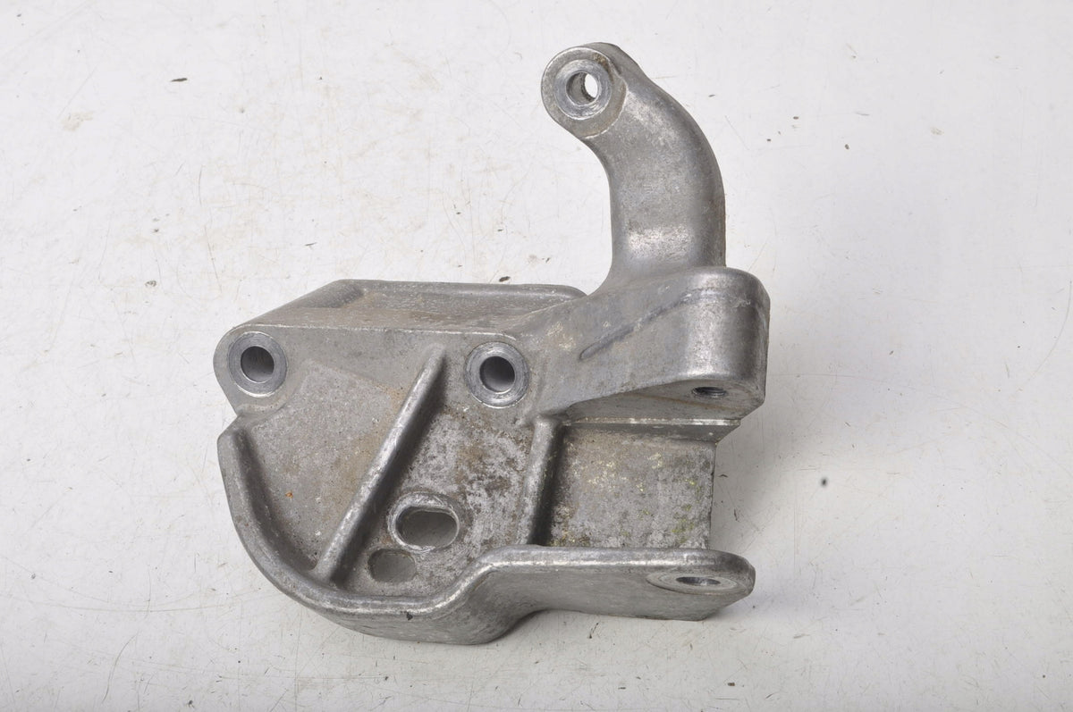 VOLVO V40 II 2.0 D4 190KM ENGINE PAW BRACKET 31359638