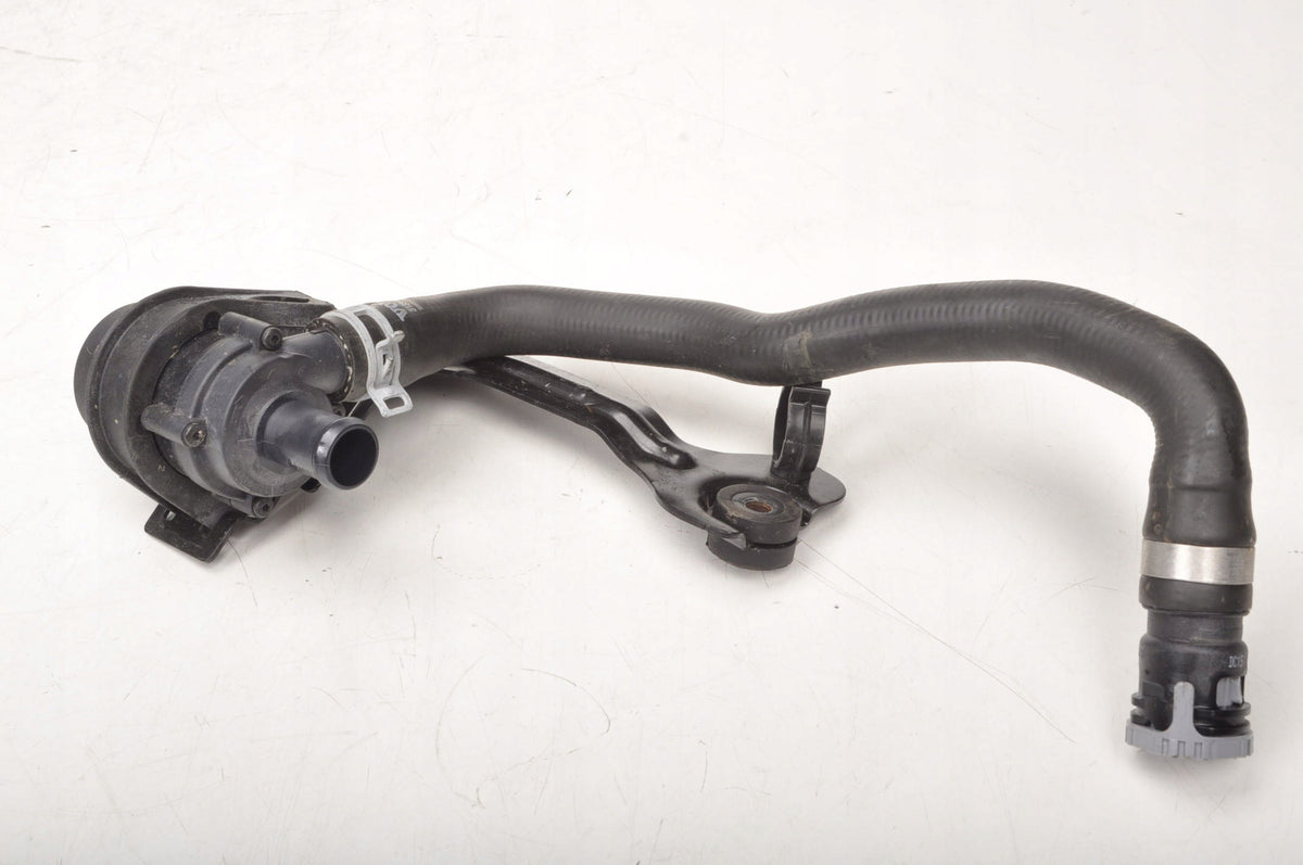 VOLVO V40 II 2.0 D4 WATER PUMP WATER LINES