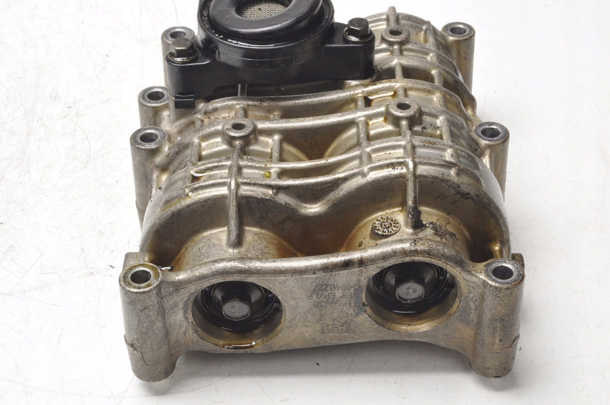 VOLVO V40 II 2.0 T2 OIL PUMP 31321050