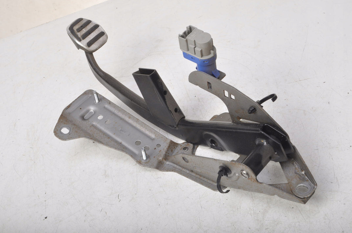 VOLVO V40 II BRAKE PEDAL EUROPA 31381470