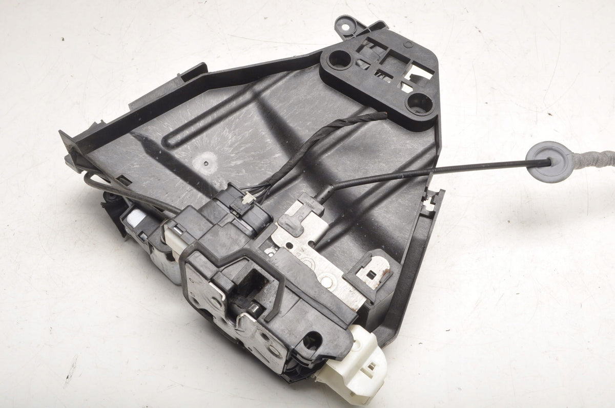 VOLVO V40 II DOOR LOCK LEFT FRONT 31391824