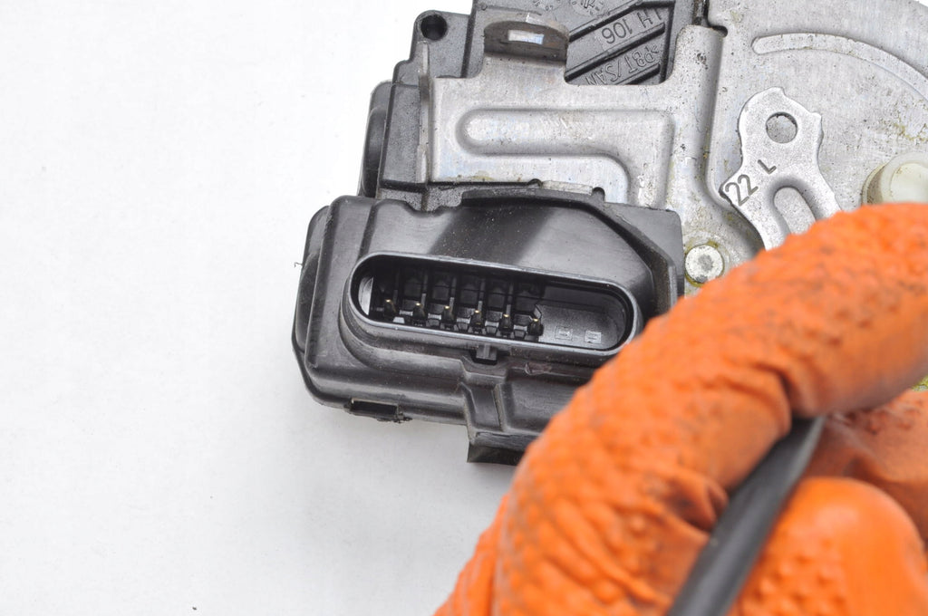 VOLVO V40 II DOOR LOCK LEFT FRONT UK 31391824