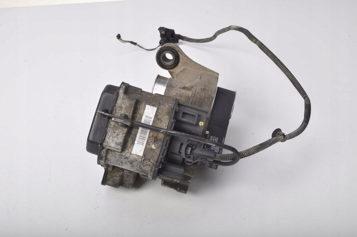 VOLVO V40 II ENGINE A0026396 41516971B