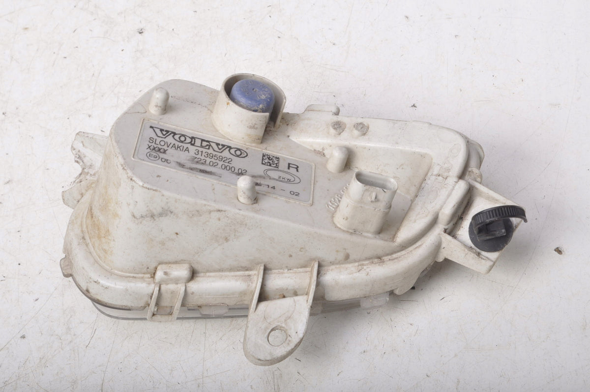 VOLVO V40 II HALOGEN RIGHT LED DRL 31395922