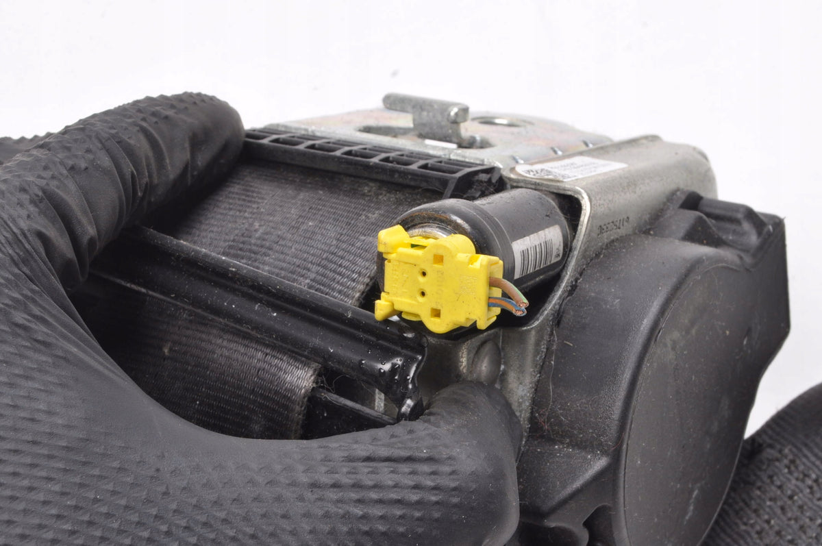 VOLVO V40 II SEAT BELT RIGHT FRONT 31292067