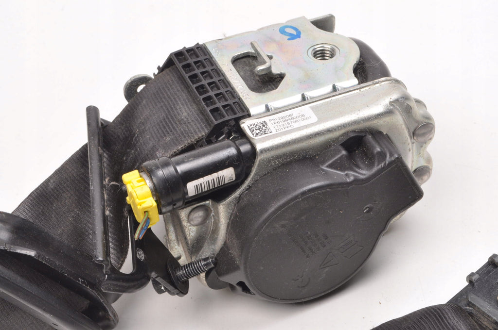 VOLVO V40 II SEAT BELT RIGHT FRONT 31292067