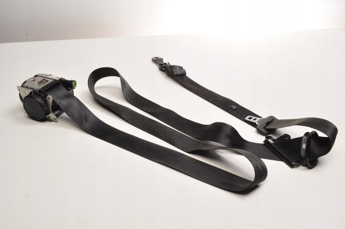 VOLVO V40 II SEAT BELT RIGHT FRONT 31484536