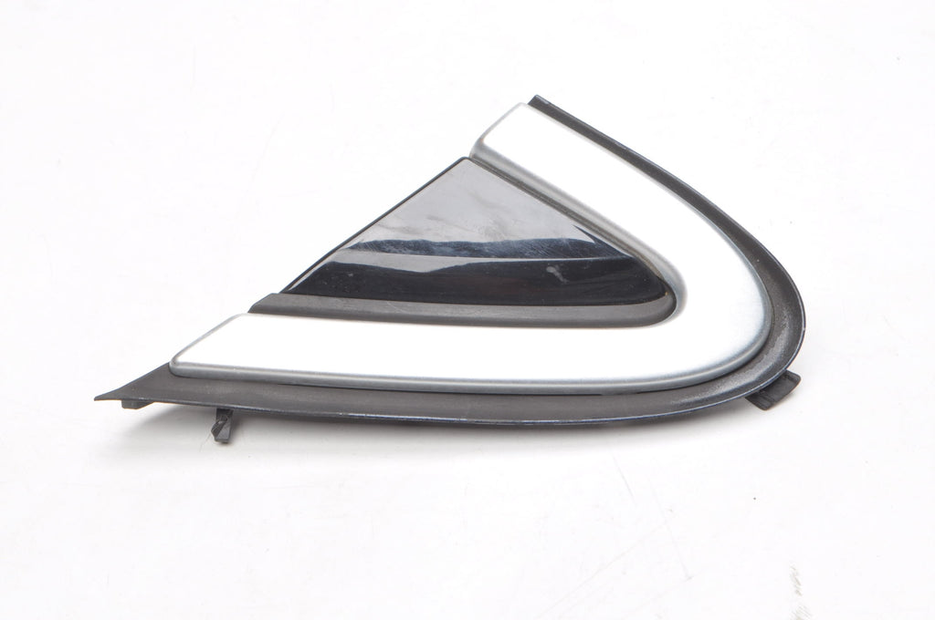 VOLVO V40 II TRIANGLE FENDER GUARD LEFT 31349229