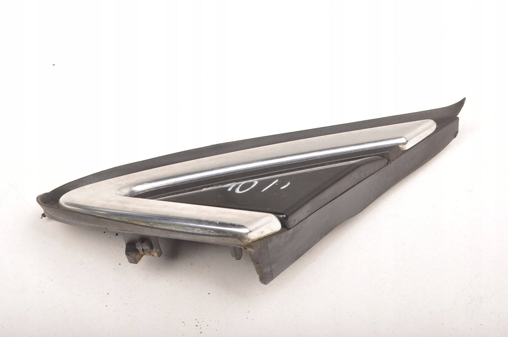 VOLVO V40 II TRIANGLE FENDER GUARD LEFT 31349229